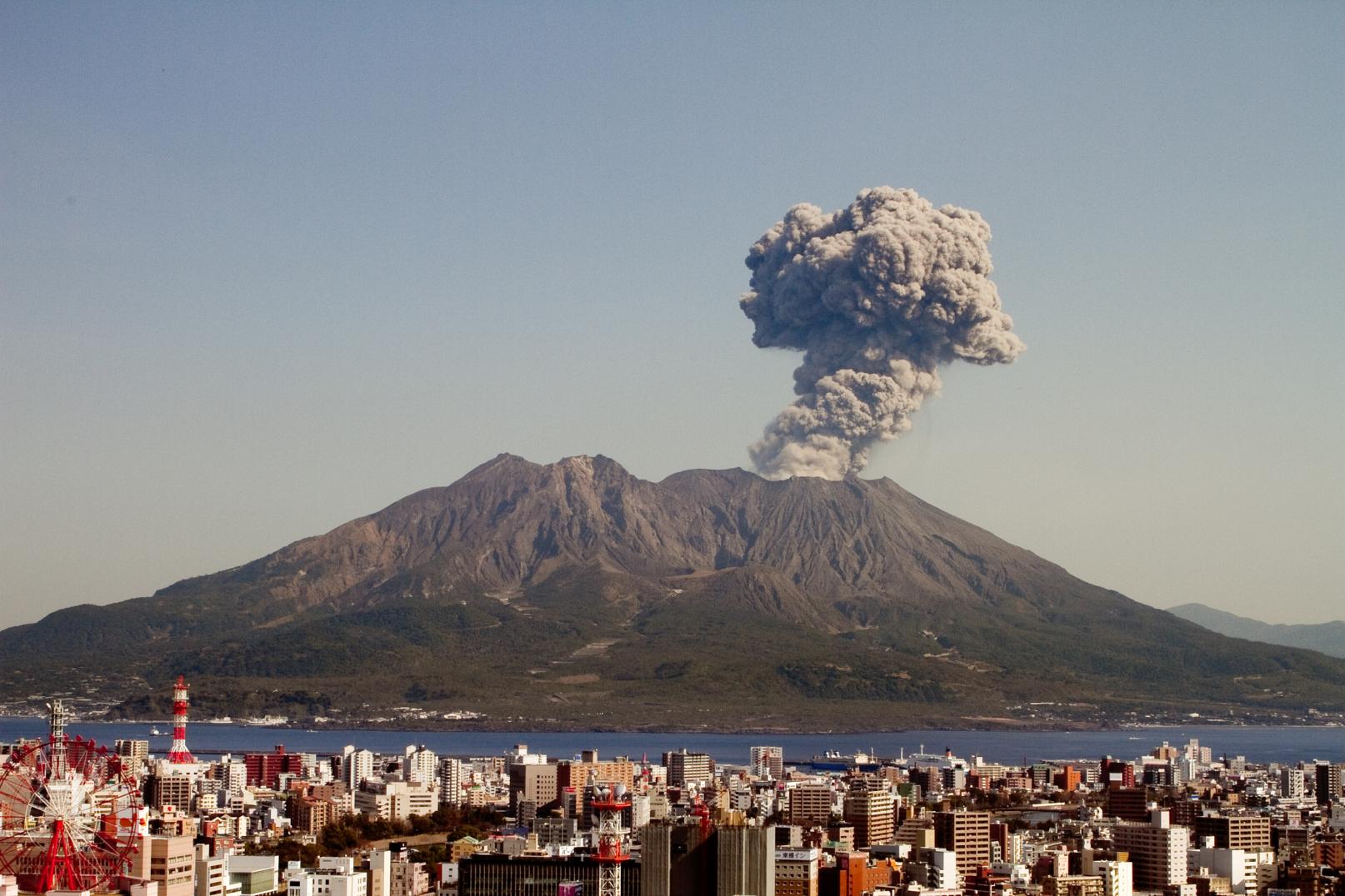 Explosion x Explosion! Photography tour with the active volcano Sakurajima in the background-2