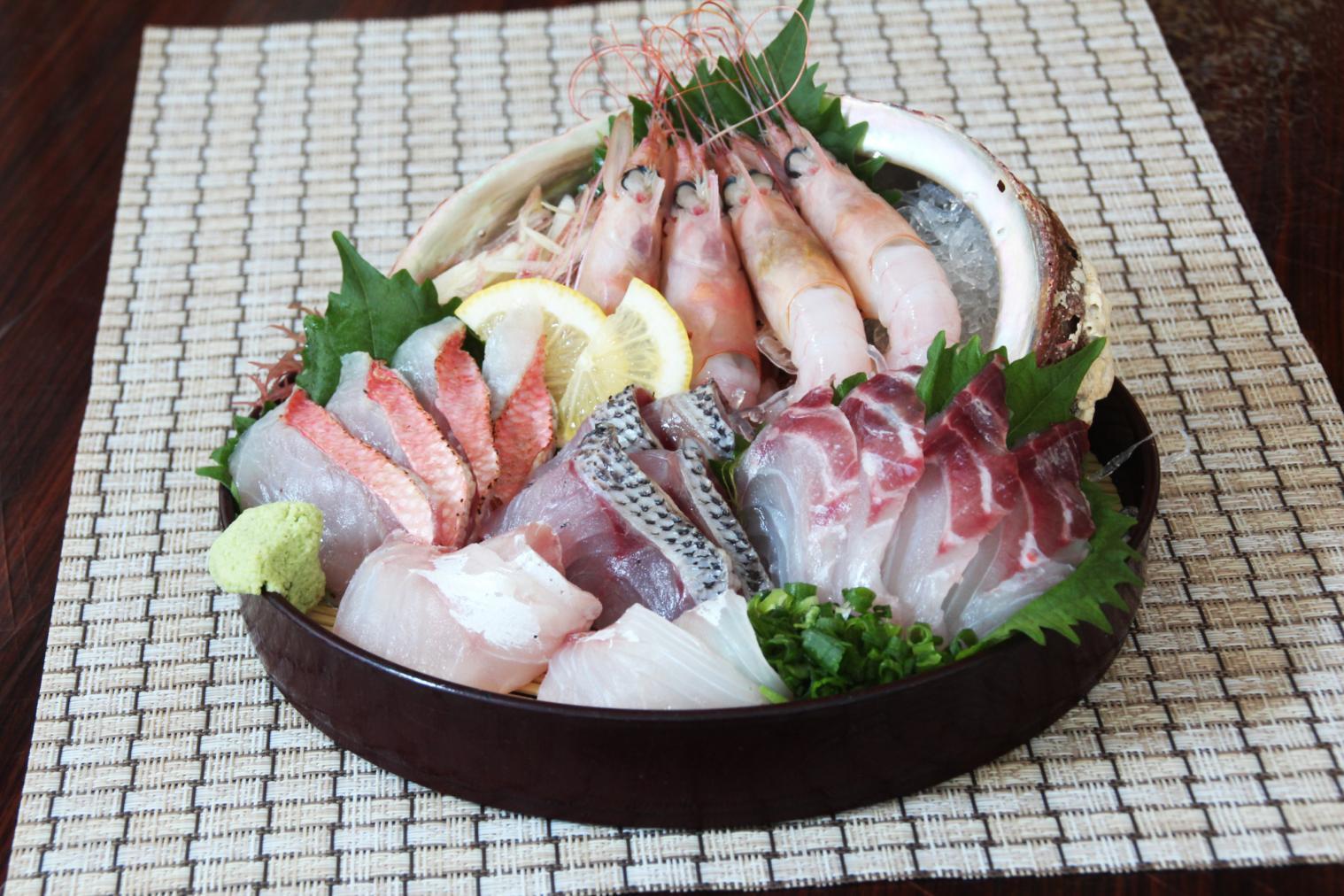 해산물이 풍부한 가고시마에서 즐기는 제철 생선-1