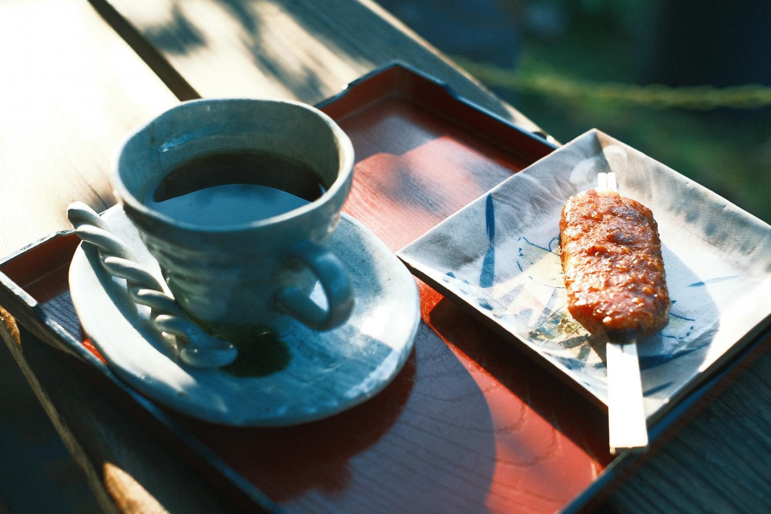 카페에서 잠시 휴식을 취하면서 사쿠라지마를 느껴보는, 만들기 체험-1