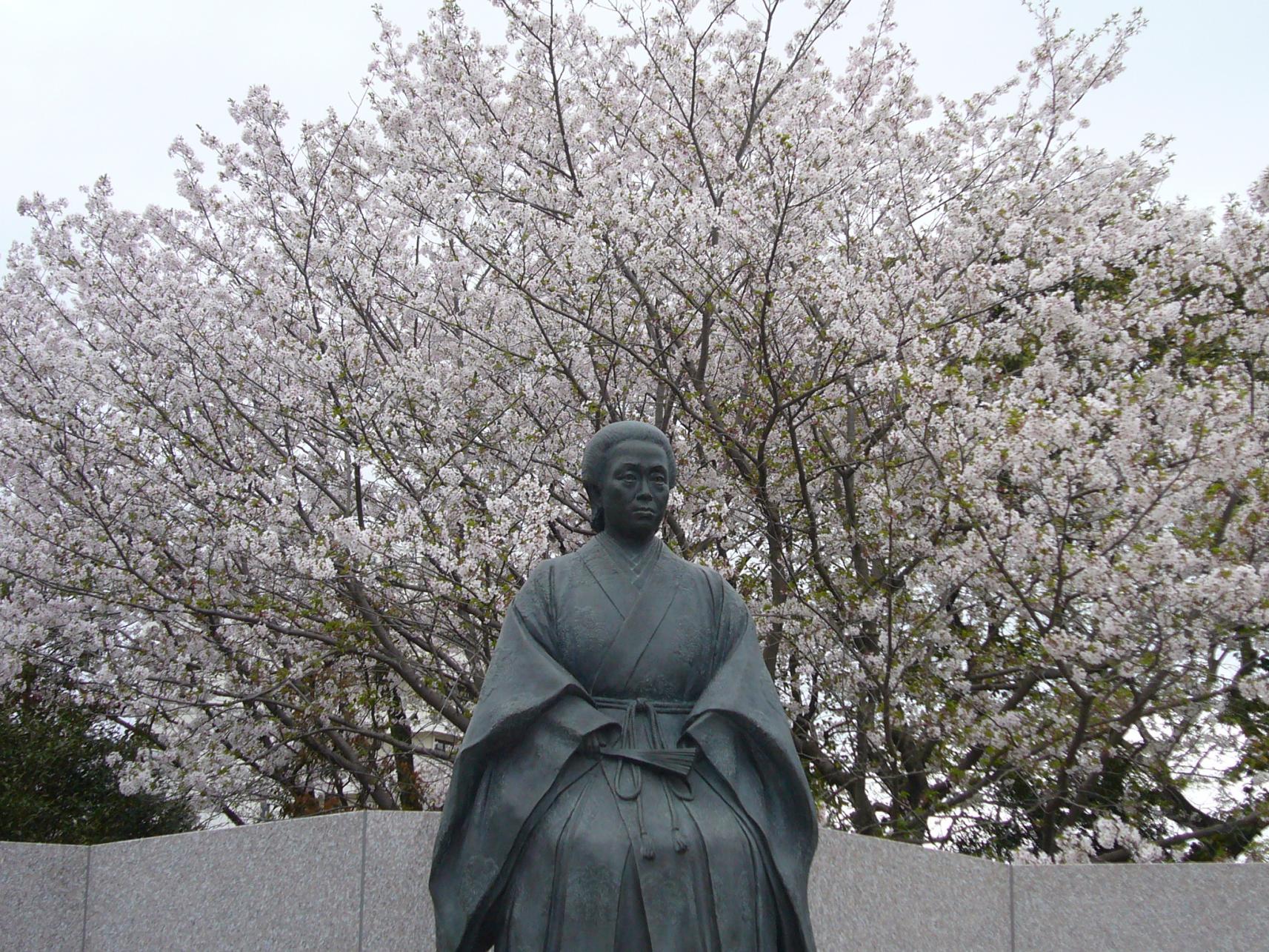 Statue of Tenshoin-4