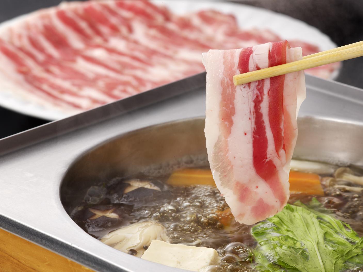 鹿児島の肉は、日本一の黒牛・黒豚・黒さつま鶏！ | 特集 | 【公式】鹿児島市の観光・旅行情報サイト｜かごしま市観光ナビ