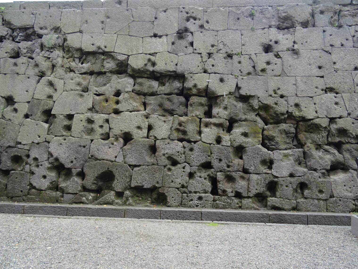 Tsurumaru Castle Ruins (Goromon Gate)-8