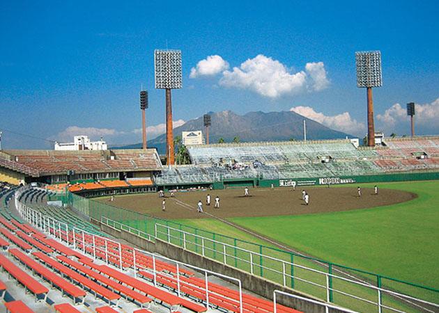 平和リース球場(鹿児島県立鴨池野球場)-1